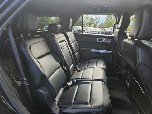 Used 2024 Ford Explorer XLT w/ Equipment Group 202A image 13