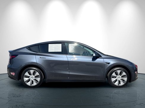 Used 2023 Tesla Model Y Long Range image 3