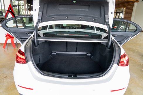 Used 2024 Mercedes-Benz C 300 Sedan image 10