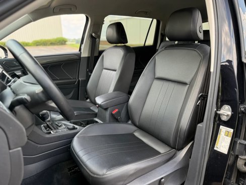 Used 2022 Volkswagen Tiguan SE image 24