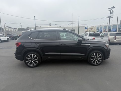 Used 2024 Volkswagen Taos SE image 6