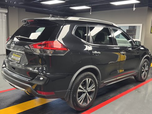 Used 2017 Nissan Rogue SL image 6