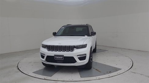 New 2025 Jeep Grand Cherokee Summit image 5