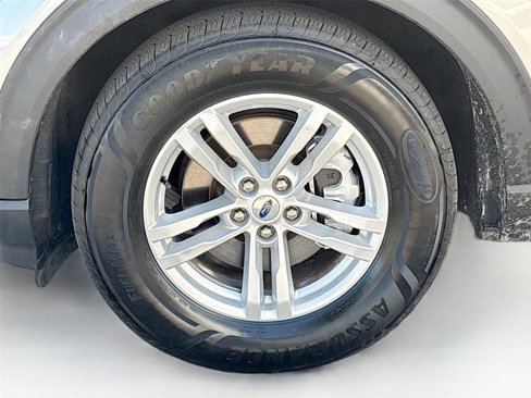 Used 2024 Ford Explorer XLT w/ Equipment Group 202A image 33