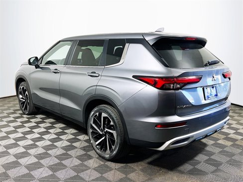 Used 2024 Mitsubishi Outlander SE image 6