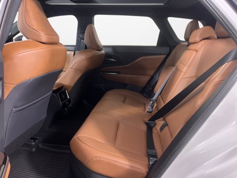 Certified 2025 Toyota Crown Signia image 14