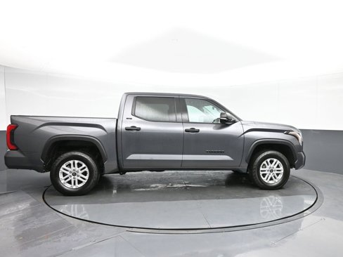 Used 2022 Toyota Tundra SR5 w/ SR5 Convenience Package image 8