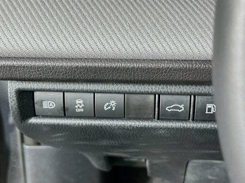 Used 2025 Toyota Camry SE image 16