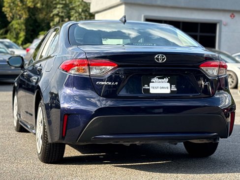 Used 2020 Toyota Corolla LE image 3