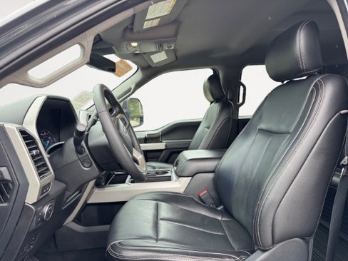 Used 2021 Ford F250 Lariat image 2