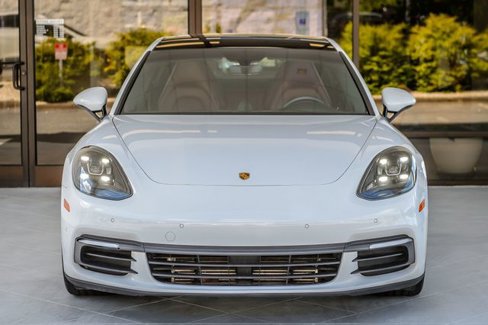 Used 2020 Porsche Panamera image 5
