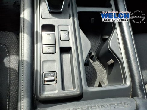 Used 2023 Nissan Pathfinder S image 11