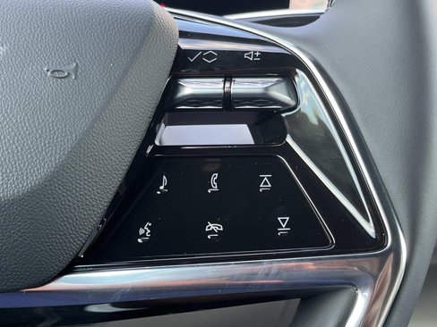 New 2026 Cadillac Vistiq Sport image 29