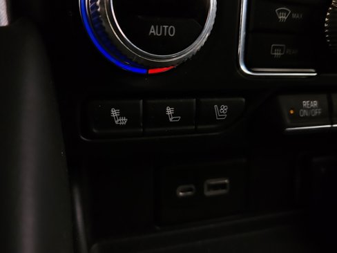 Used 2023 GMC Yukon SLT image 18