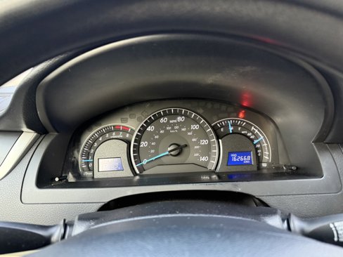 Used 2013 Toyota Camry LE image 16