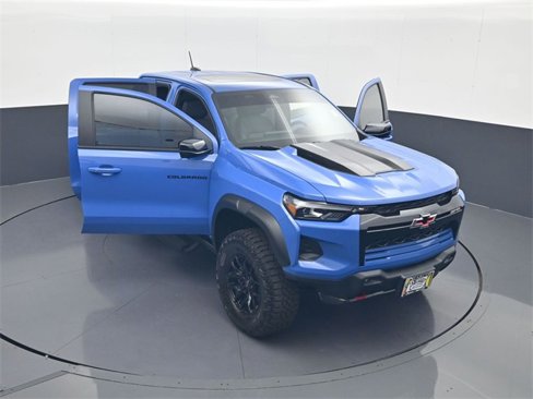 Used 2025 Chevrolet Colorado ZR2 w/ Technology Package image 29