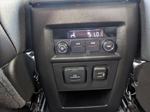 Used 2022 Chevrolet Traverse RS image 17