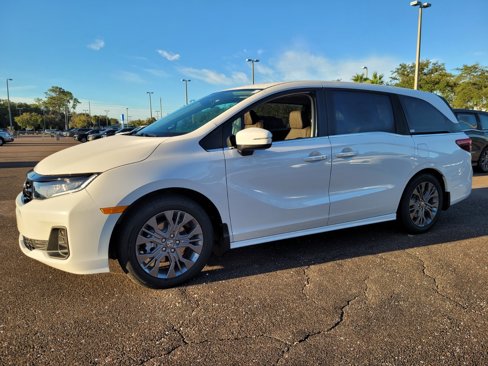 New 2026 Honda Odyssey Touring image 3