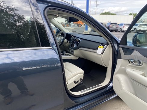 Certified 2025 Volvo XC90 T8 Plus w/ Protection Package Premier image 43