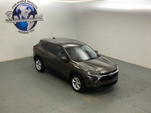 Used 2024 Chevrolet Trax LS w/ LS Convenience Package image 14