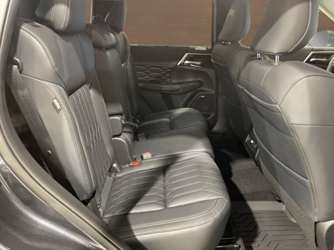 New 2025 Mitsubishi Outlander SEL image 15