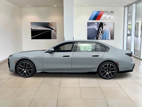 New 2026 BMW 750e xDrive image 12