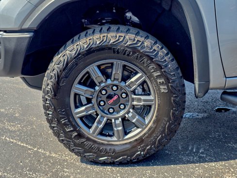 Used 2024 GMC Sierra 1500 AT4X image 16