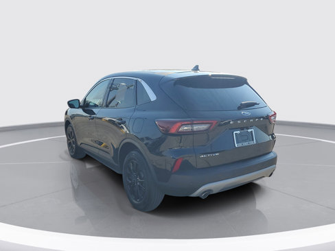 Certified 2023 Ford Escape Active w/ Tech Pack #2 image 3