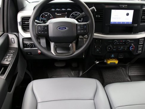 New 2025 Ford F550 4x4 Supercab Super Duty image 13