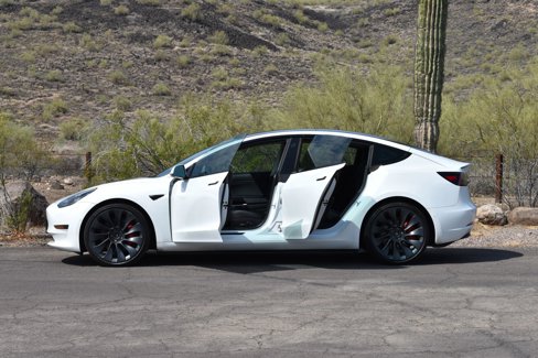 Used 2022 Tesla Model 3 Performance image 8