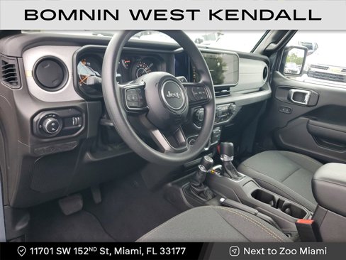 Used 2025 Jeep Gladiator Sport image 7
