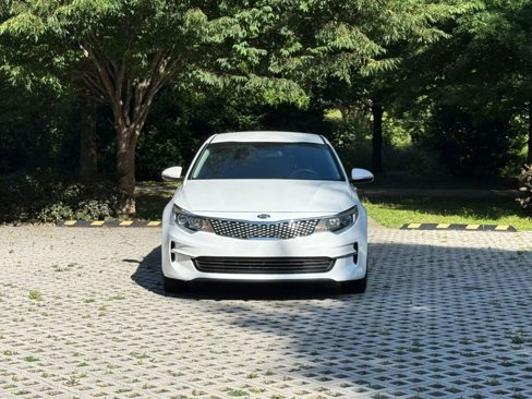 Used 2016 Kia Optima LX image 2