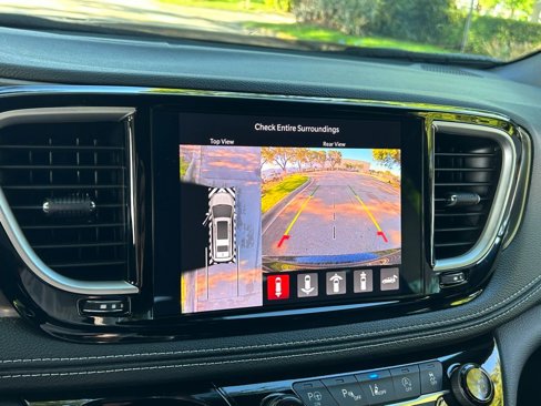 New 2025 Chrysler Pacifica Select image 19