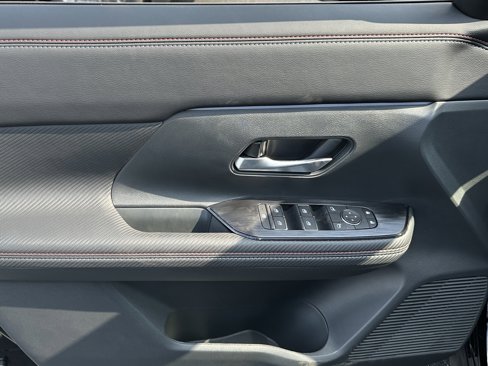 New 2026 Nissan Kicks SR image 21