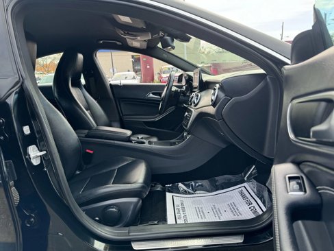 Used 2015 Mercedes-Benz CLA 250 image 18