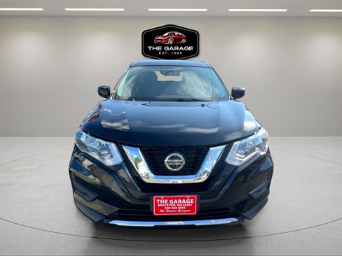 Used 2020 Nissan Rogue S image 2