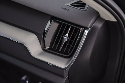 Certified 2025 Volvo XC60 B5 Core w/ Protection Package Premier image 16