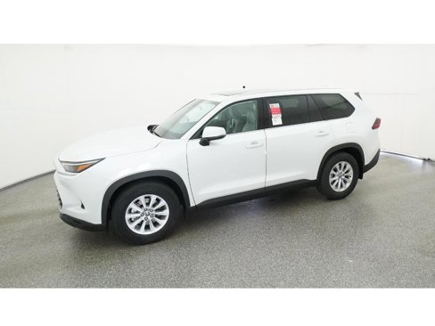 New 2026 Toyota Grand Highlander FWD image 2