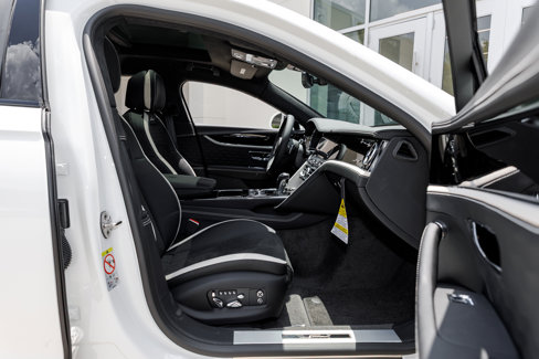 New 2025 Bentley Flying Spur Plug-In Hybrid image 47