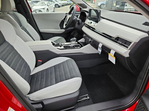 New 2025 Mitsubishi Outlander SE image 11