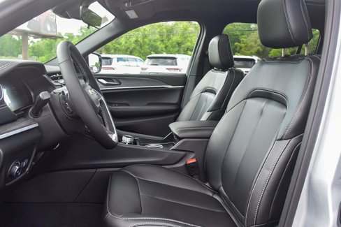 New 2025 Jeep Grand Cherokee L Limited image 15