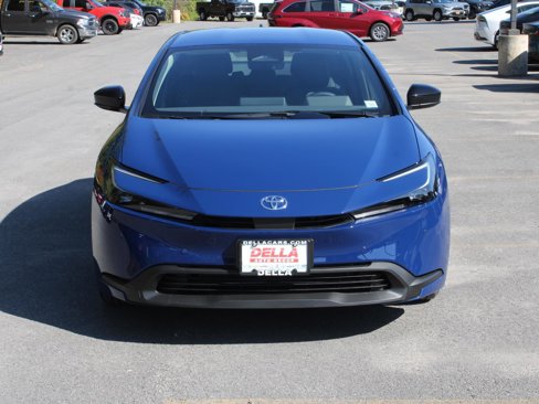 New 2026 Toyota Prius LE image 2