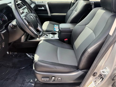 Used 2018 Toyota 4Runner SR5 Premium image 15
