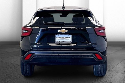 Used 2024 Chevrolet Trax LS w/ LS Convenience Package image 3