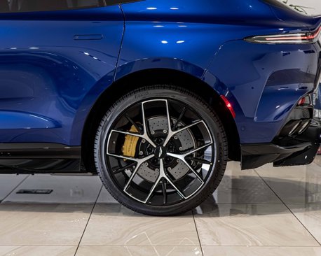 Used 2025 Aston Martin DBX 707 image 7