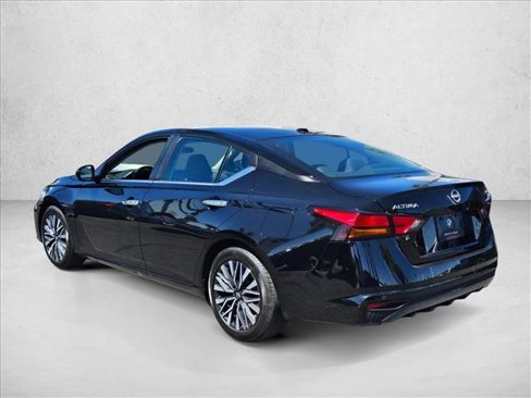 Used 2024 Nissan Altima 2.5 SV image 8