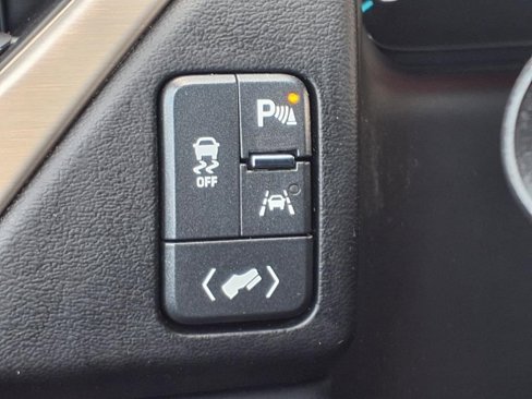 Used 2020 GMC Yukon XL Denali image 15