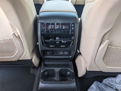 New 2025 Jeep Grand Cherokee L Limited image 12