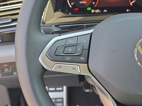 New 2025 Volkswagen Atlas Peak Edition SE image 31