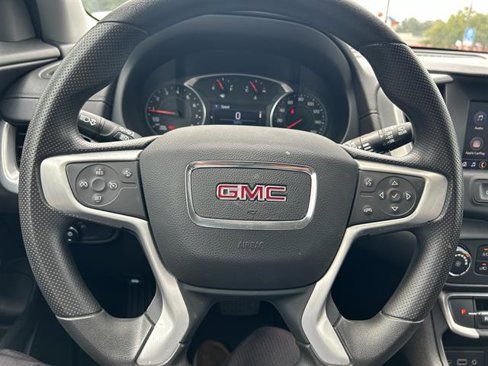 Used 2024 GMC Terrain SLE image 9